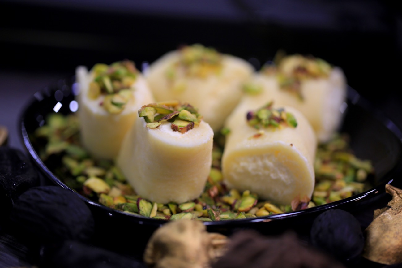Halawet el jibn with pistachio